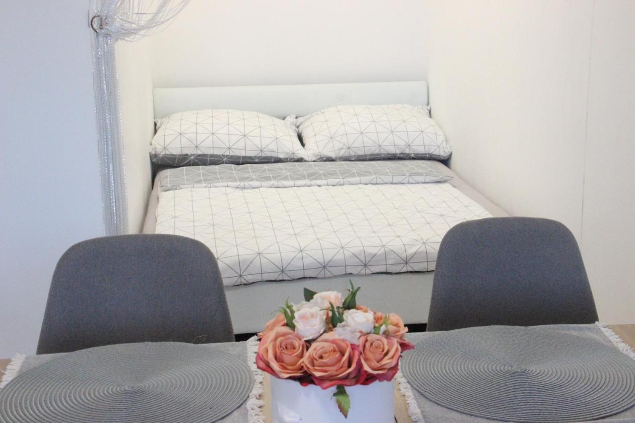 Luxury Studio In The Heart Of Beroun Esterno foto